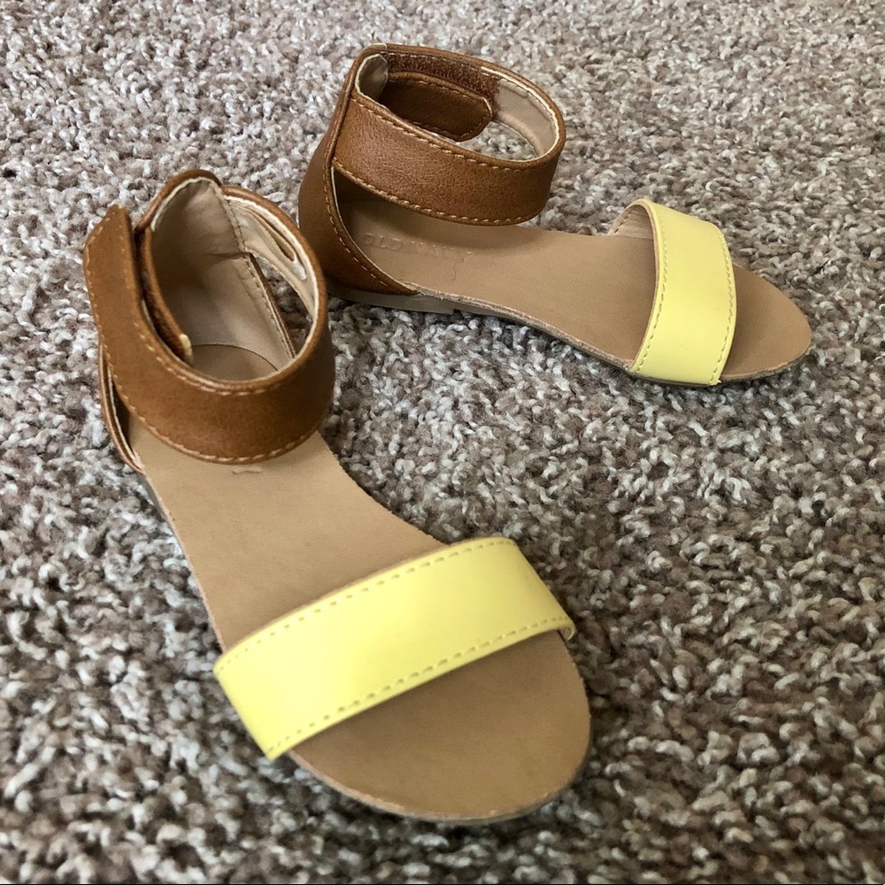 Brown and pale yellow girls sandals (TODDLER)